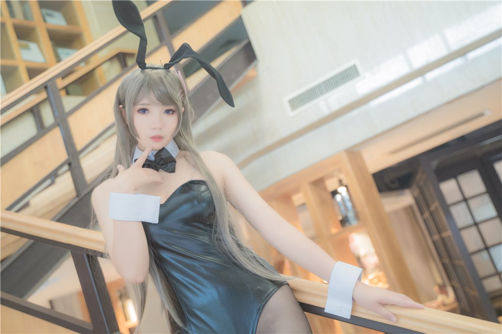 黑料不打烊秘事：剧组夜拍车上，男女主相视无言，却暗潮涌动，黑料不打烊干什么的